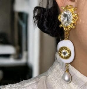 VINTAGE LUXURY GIRL EARRINGS